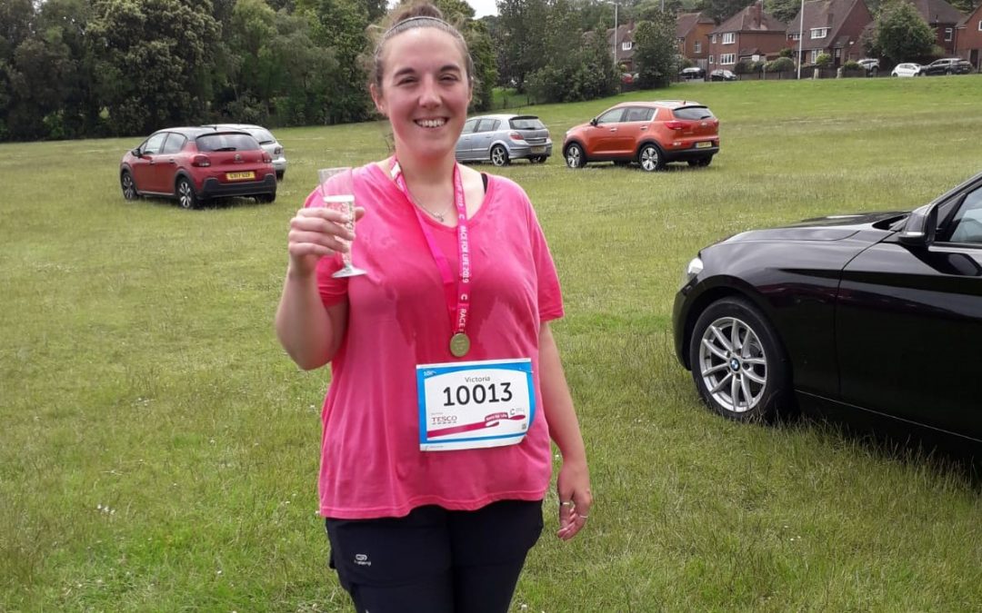 Victoria finishes the Cancer Research Race for Life!