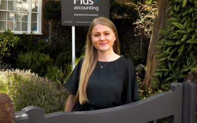Lucy Robinson joins the team as a Trainee Accountant!